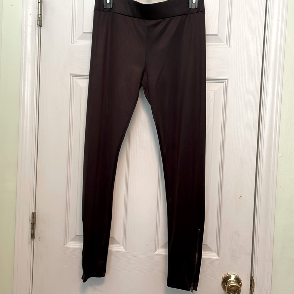NWOT Future Favorites  Size M Black Pants Zipper Ankles Elastic Waist